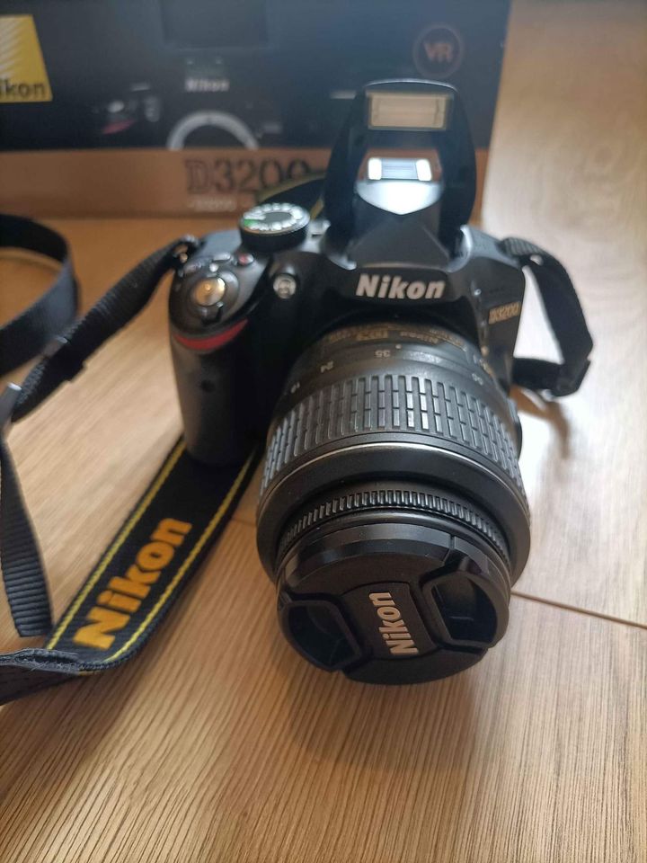 nikon d3200 18-55 Kit Camera Bundle With Memory Card And Bag